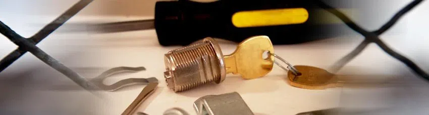 Community Locksmith Store La Mesa, CA 619-210-7032 - changing-locks